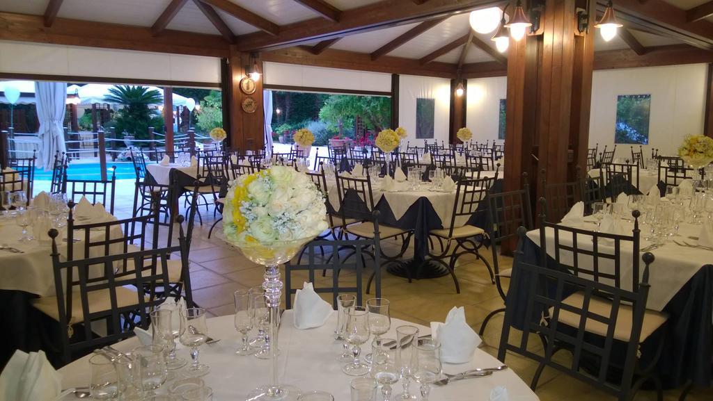 Hotel La Rotonda Cepagatti Bagian luar foto