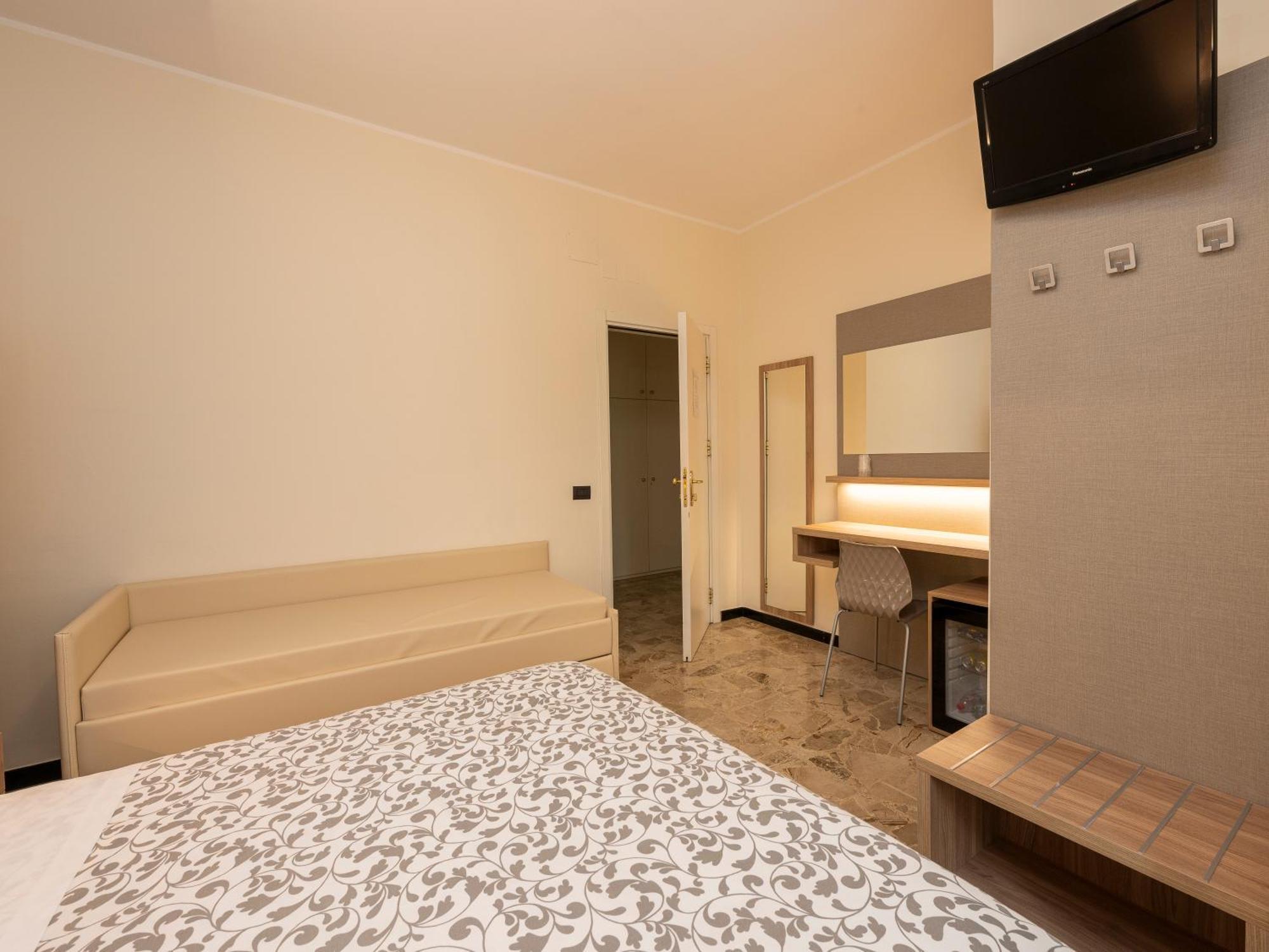 Hotel La Rotonda Cepagatti Bagian luar foto