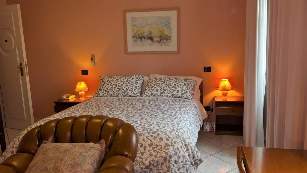 Hotel La Rotonda Cepagatti Bagian luar foto